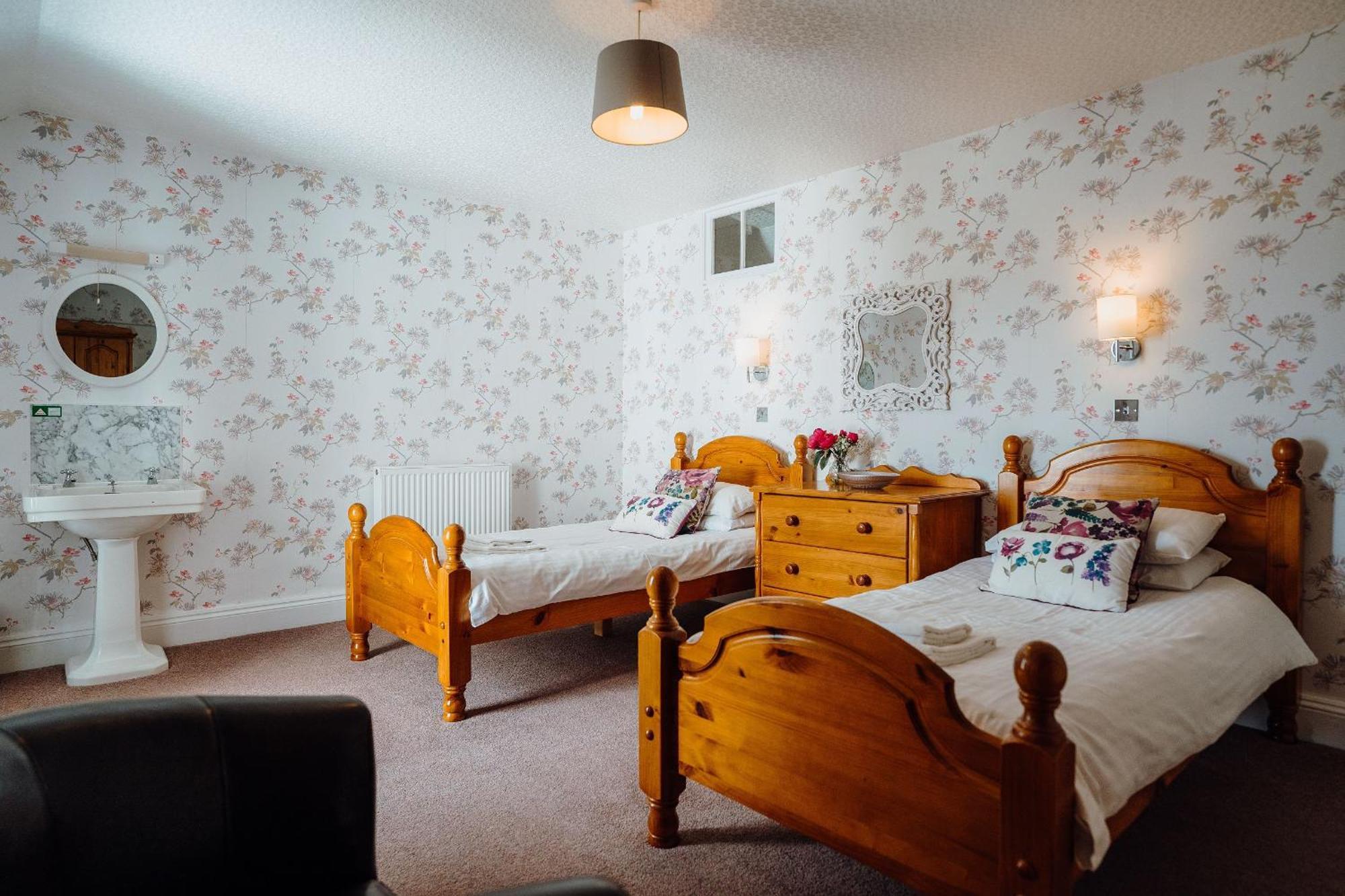 Celtic Haven Hotel Lydstep Bagian luar foto